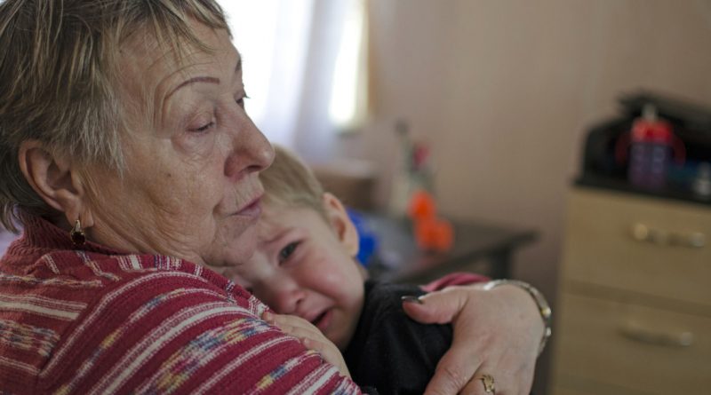 Mi hijo de 4 años lloraba constantemente cuando mi suegra se quedaba con él. Cuando supe la razón, me quedé atónita