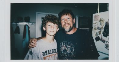 Le llamé a mi padre un fracasado por no comprarme un iPhone. Una semana después, tuvo un ataque al corazón. En el hospital, conocí a su jefe y lo que me contó me rompió el corazón…