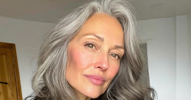 Mi suegra pronto cumplirá 60, pero parece de 40. Todos preguntan cuál es su secreto, y ella responde que es el ejercicio y la alimentación. Pero yo sé la verdad — y me enoja