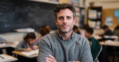 El maestro notó que un estudiante iba todos los días a una casa abandonada en las afueras — y lo siguió