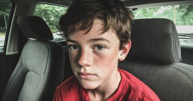 Mi hijo se encerró en sí mismo después de una semana con su abuela. La verdad que reveló la psicóloga me dejó conmocionada…