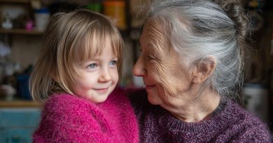 La vecina se negó a pagarle a mi madre de 73 años por cuidar a su hija, diciendo que «de todos modos está en casa sin hacer nada» — entonces no pude más y  intervine y resolví la situación…