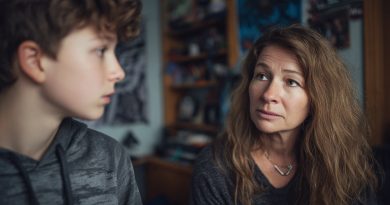 «No puedes comprar el lugar de mi madre», — dijo el hijastro cuando le ofrecí pagar sus estudios universitarios. Y cinco años después, él mismo me llamó con una solicitud que me dejó sin aliento…