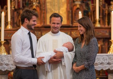 Mi esposo me pidió que no fuera al bautizo de nuestro hijo — pero de todas formas fui y vi cómo a mi hermana la presentaban como su «mamá»…