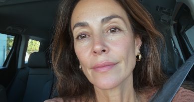 Mi esposo me regaló la bolsa de mis sueños — y por la mañana la vi en manos de su hija