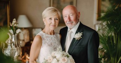 Mi padre se casó con mi tía cuando mi mamá ya no estaba — y en plena boda, mi hermano me dijo: “Papá no es quien finge ser”