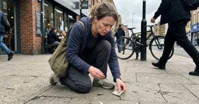 Mi exmarido cajero de repente empezó a conducir un coche deportivo y vestirse de diseñador — descubrí que ese dinero me pertenecía a mí