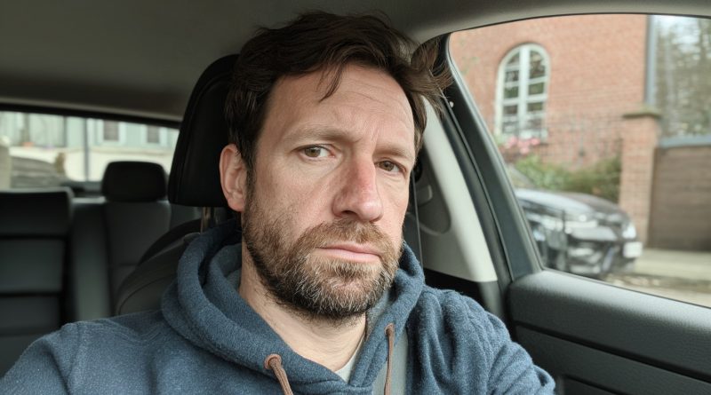 Adopté a cuatro hermanos que estaban a punto de ser separados — y un año después una desconocida me reveló la verdad sobre sus padres