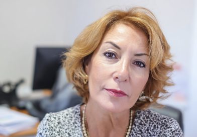 El jefe me despidió para poner en mi lugar a su hija. Antes de irme, me dieron una pila de documentos y una semana de tiempo… pero el día del informe confesé algo que seguramente no esperaban…