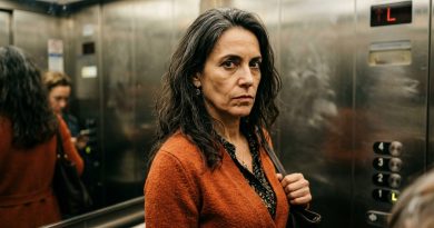 El vecino de enfrente me detuvo en el ascensor y me dijo: «¿Otra vez sola? ¿Su marido la dejó o fue usted quien se marchó?» Con una sonrisa. Como si fuera una pregunta normal. Las puertas del ascensor se cerraron. Íbamos al octavo piso. Y en esos treinta segundos le dije todo lo que pensaba de él. Salió en silencio. Y desde entonces me saluda sin levantar la vista.