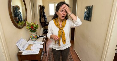 Mi Hijo Me Pidió Que Transfiriera Temporalmente Su Piso a Mi Nombre. Dos Años Después Dice Que Ahora Es Mío y Que No Quiere Tener Nada Que Ver Con Él.