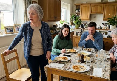 Mi hija me invitó a almorzar el domingo y dijo que necesitábamos hablar. Su esposo y su madre también estaban en la mesa. Lo que escuché me hizo levantarme y marcharme sin decir una palabra.