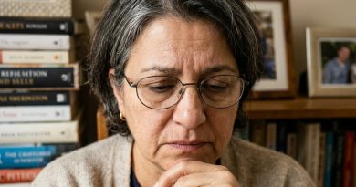 Mi suegro me llamó por primera vez en diez años; soltó una frase sin pensar y entendí que mi marido me había estado mintiendo durante mucho tiempo