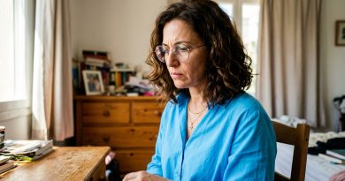 Mi yerno me llamó y me explicó con mucha cortesía cuándo podía ir de visita; y dos días después mi hija me escribió diciendo que se sentía sola