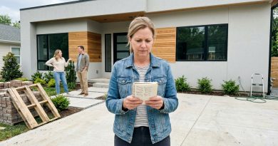 Mi hermano estaba construyendo una casa y cada pocos meses me pedía prestado — cinco mil aquí, tres allá, ocho en otra ocasión. La casa está terminada y es hermosa. Cuando mencioné que quería que me devolvieran el dinero, su esposa dijo que era ayuda familiar.