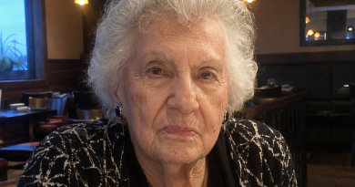 Para el 18.º cumpleaños de mi nieta, le regalé unos pendientes de diamantes que yo misma había llevado de joven. Abrió la cajita, se quedó mirándolos un buen rato, luego levantó la vista y dijo una frase tras la cual todos en la mesa se quedaron en silencio…