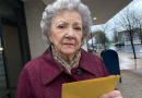 Ayudé a una adorable anciana en la oficina de correos a enviar una carta importante, y una semana después yo misma recibí aquel sobre amarillo…